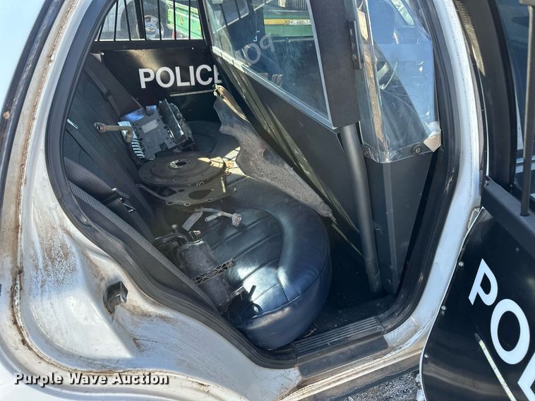 image for item ER8631 2006 Ford Crown Victoria Police Interceptor 