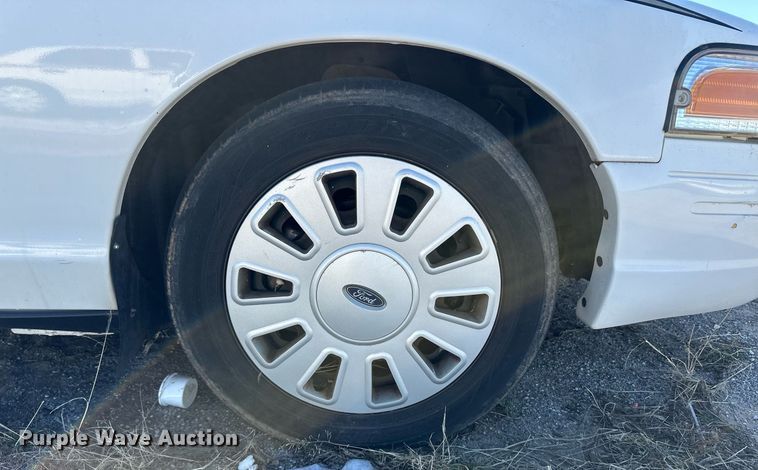 image for item ER8631 2006 Ford Crown Victoria Police Interceptor 