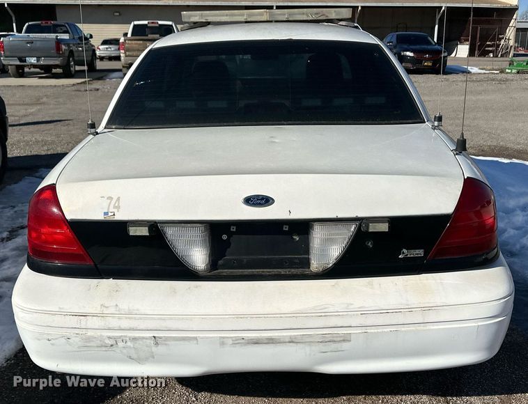 image for item ER8633 2006 Ford Crown Victoria Police Interceptor 