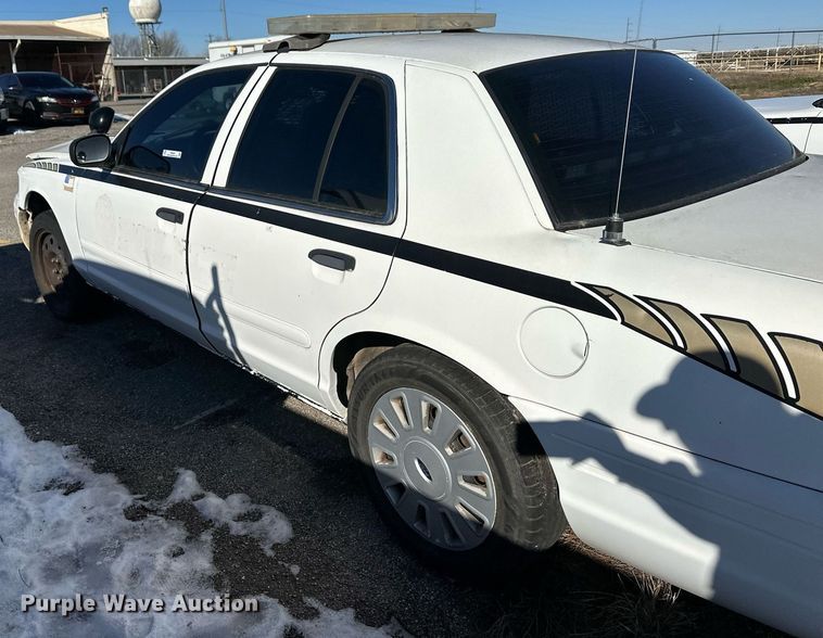 image for item ER8633 2006 Ford Crown Victoria Police Interceptor 