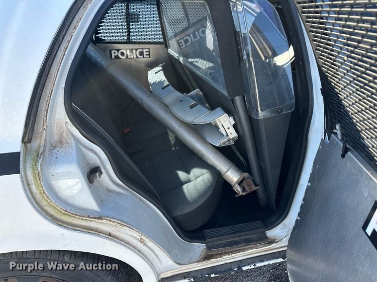 image for item ER8633 2006 Ford Crown Victoria Police Interceptor 