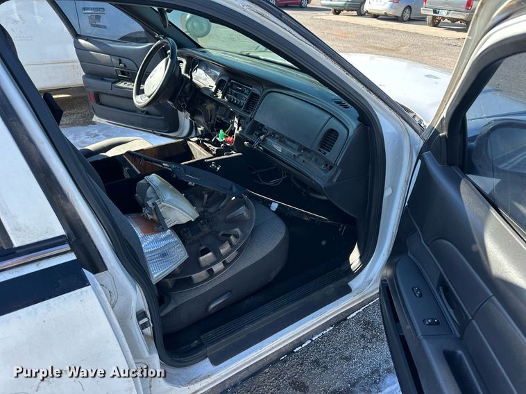 image for item ER8633 2006 Ford Crown Victoria Police Interceptor 