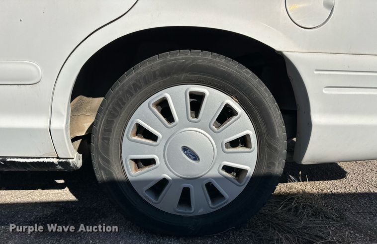 image for item ER8633 2006 Ford Crown Victoria Police Interceptor 