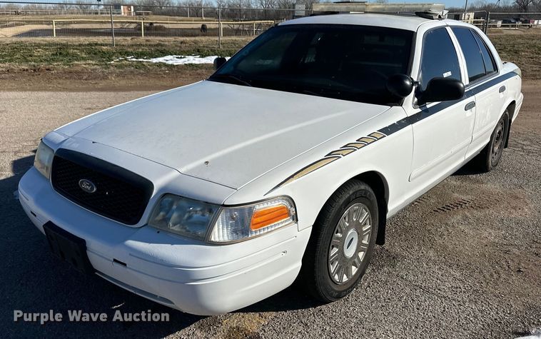 image for item ER8634 2003 Ford Crown Victoria Police Interceptor 