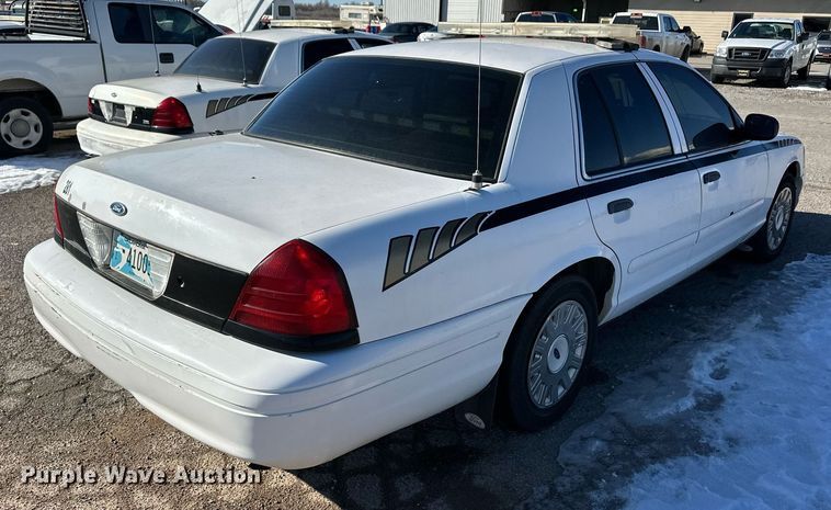 image for item ER8634 2003 Ford Crown Victoria Police Interceptor 