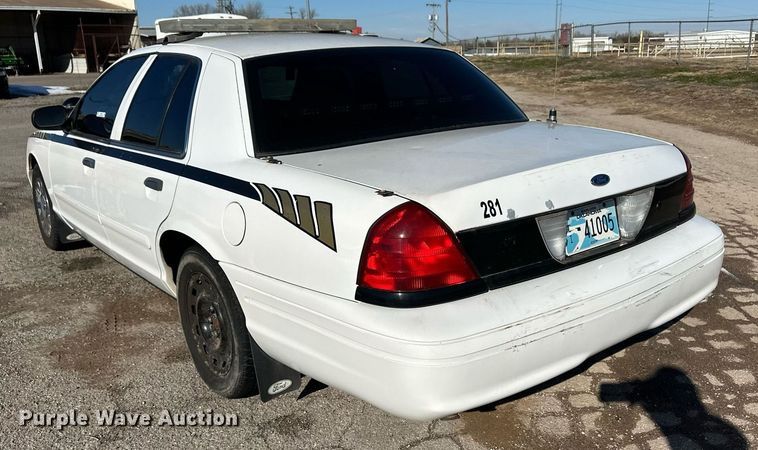 image for item ER8634 2003 Ford Crown Victoria Police Interceptor 