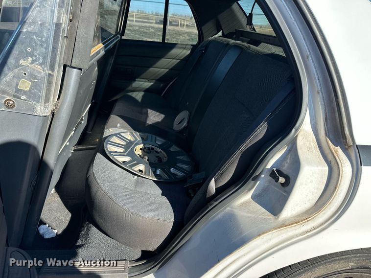 image for item ER8634 2003 Ford Crown Victoria Police Interceptor 