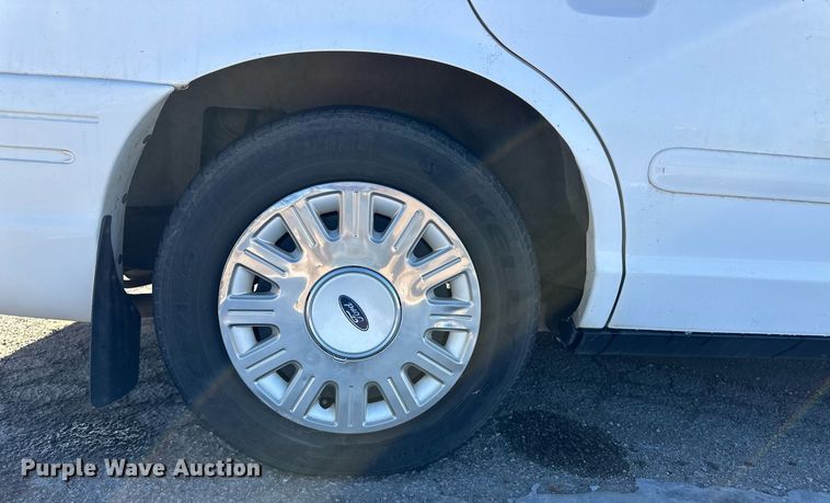 image for item ER8634 2003 Ford Crown Victoria Police Interceptor 