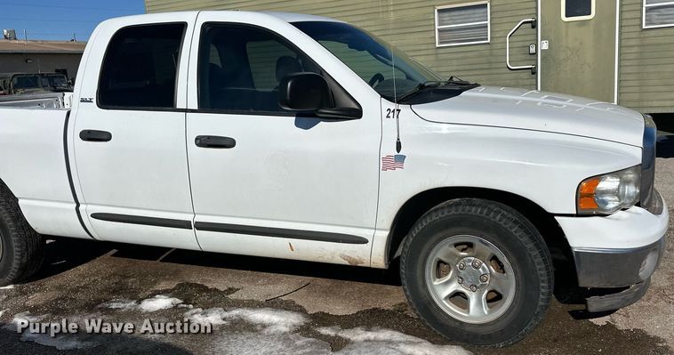 image for item ER8639 2002 Dodge Ram 1500 Quad Cab pickup truck