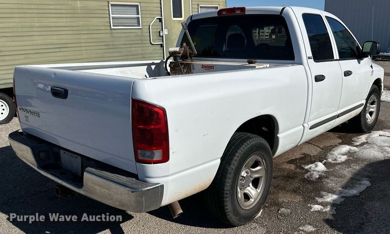 image for item ER8639 2002 Dodge Ram 1500 Quad Cab pickup truck
