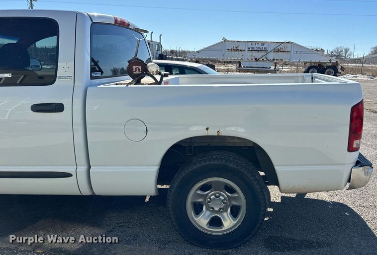 image for item ER8639 2002 Dodge Ram 1500 Quad Cab pickup truck