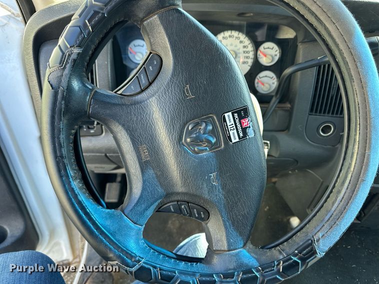 image for item ER8639 2002 Dodge Ram 1500 Quad Cab pickup truck