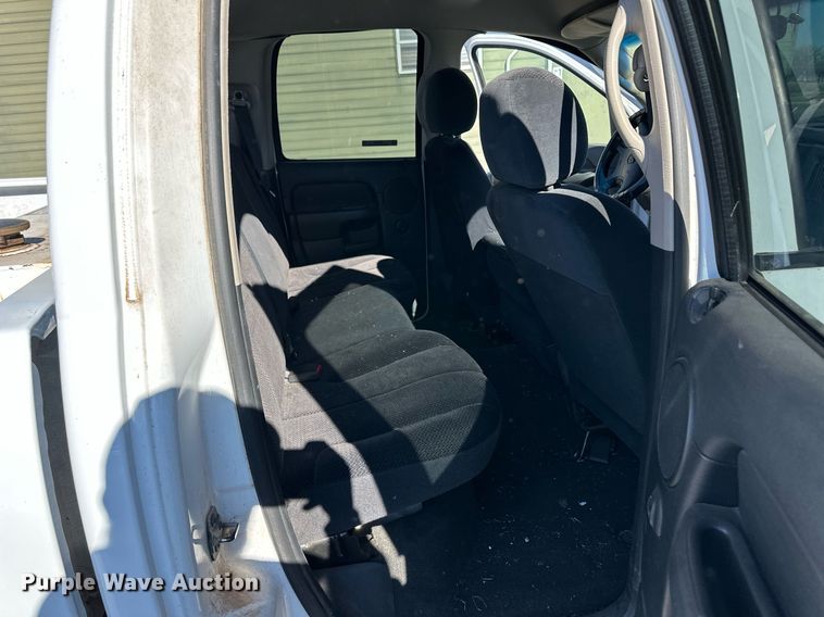 image for item ER8639 2002 Dodge Ram 1500 Quad Cab pickup truck