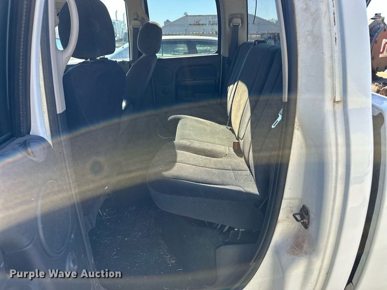 image for item ER8639 2002 Dodge Ram 1500 Quad Cab pickup truck