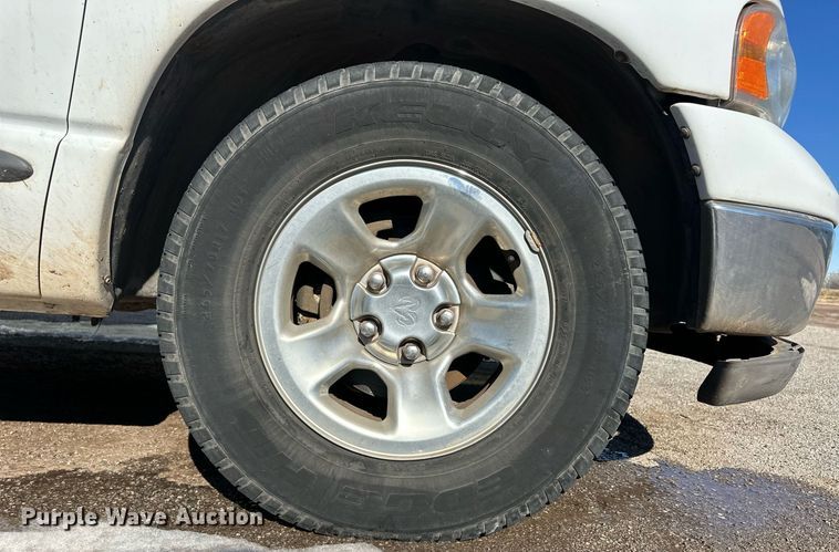 image for item ER8639 2002 Dodge Ram 1500 Quad Cab pickup truck