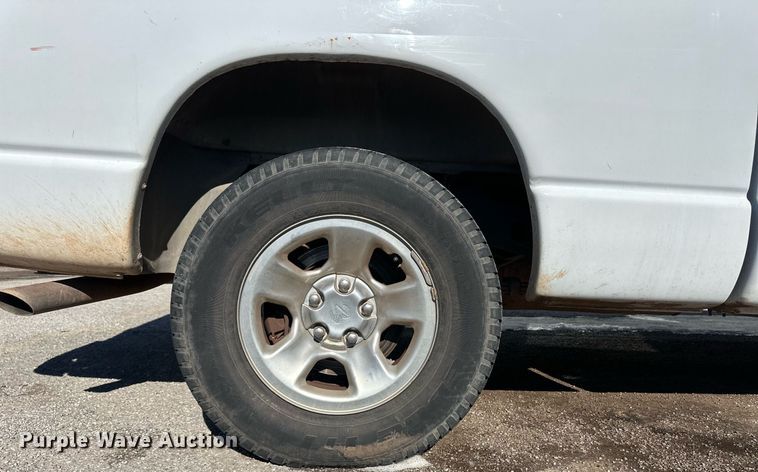 image for item ER8639 2002 Dodge Ram 1500 Quad Cab pickup truck