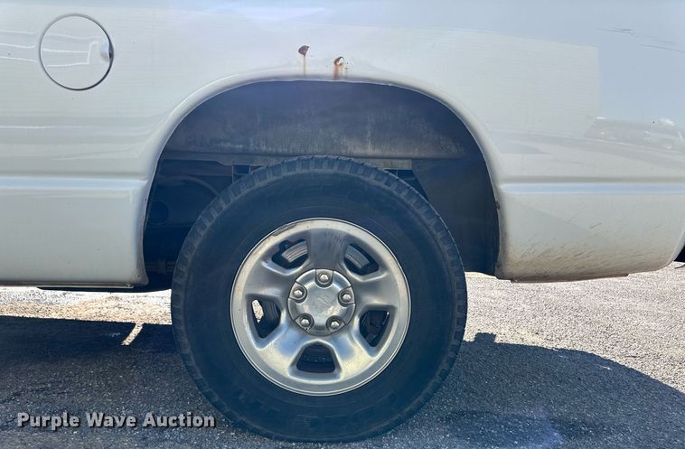 image for item ER8639 2002 Dodge Ram 1500 Quad Cab pickup truck