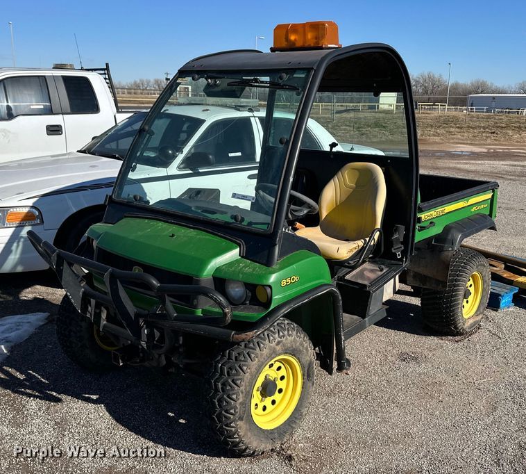 image for item ER8640 2008 John Deere Gator XUV 850D utility vehicle