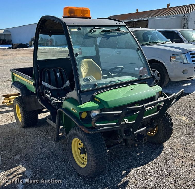 image for item ER8640 2008 John Deere Gator XUV 850D utility vehicle
