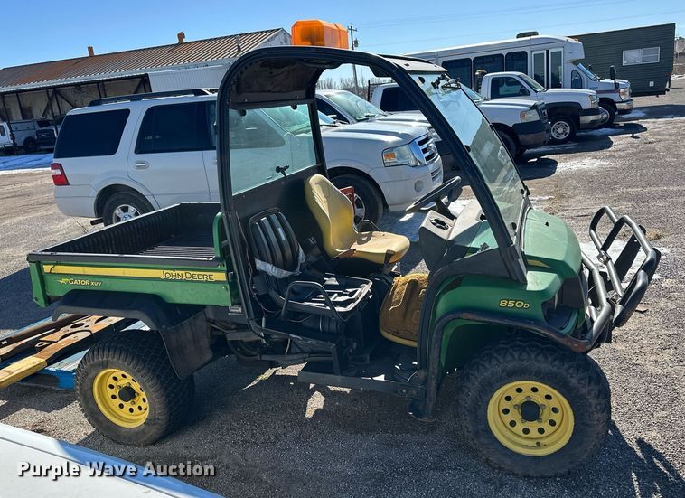 image for item ER8640 2008 John Deere Gator XUV 850D utility vehicle