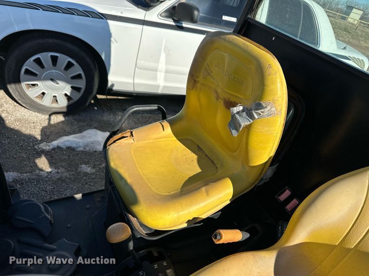 image for item ER8640 2008 John Deere Gator XUV 850D utility vehicle