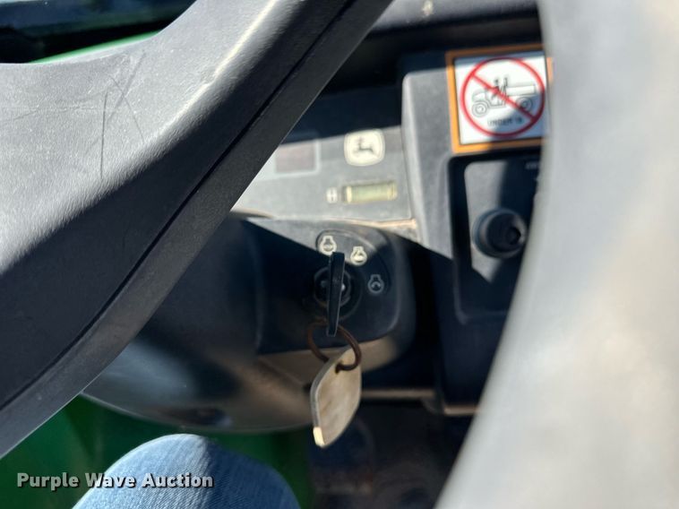 image for item ER8640 2008 John Deere Gator XUV 850D utility vehicle