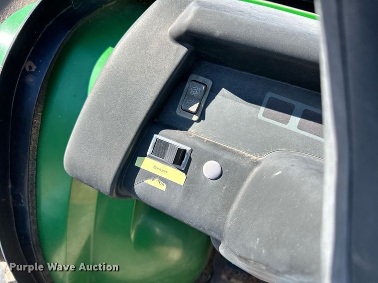 image for item ER8640 2008 John Deere Gator XUV 850D utility vehicle
