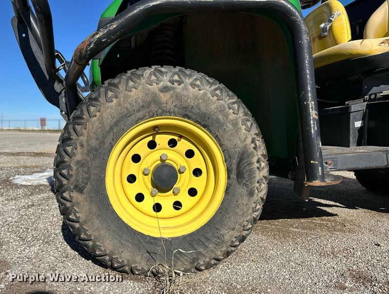 image for item ER8640 2008 John Deere Gator XUV 850D utility vehicle