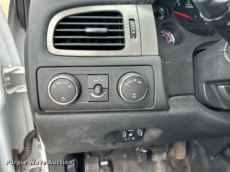 image for item ER8683 2011 Chevrolet Tahoe SUV