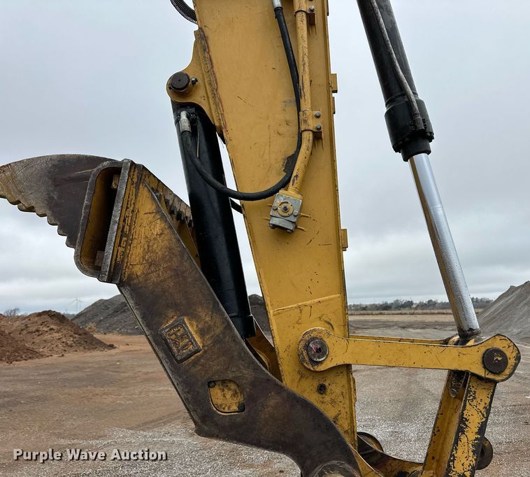 image for item ER8685 2007 Caterpillar 320D L excavator