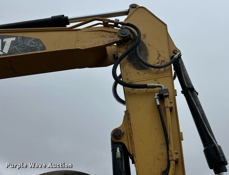 image for item ER8685 2007 Caterpillar 320D L excavator