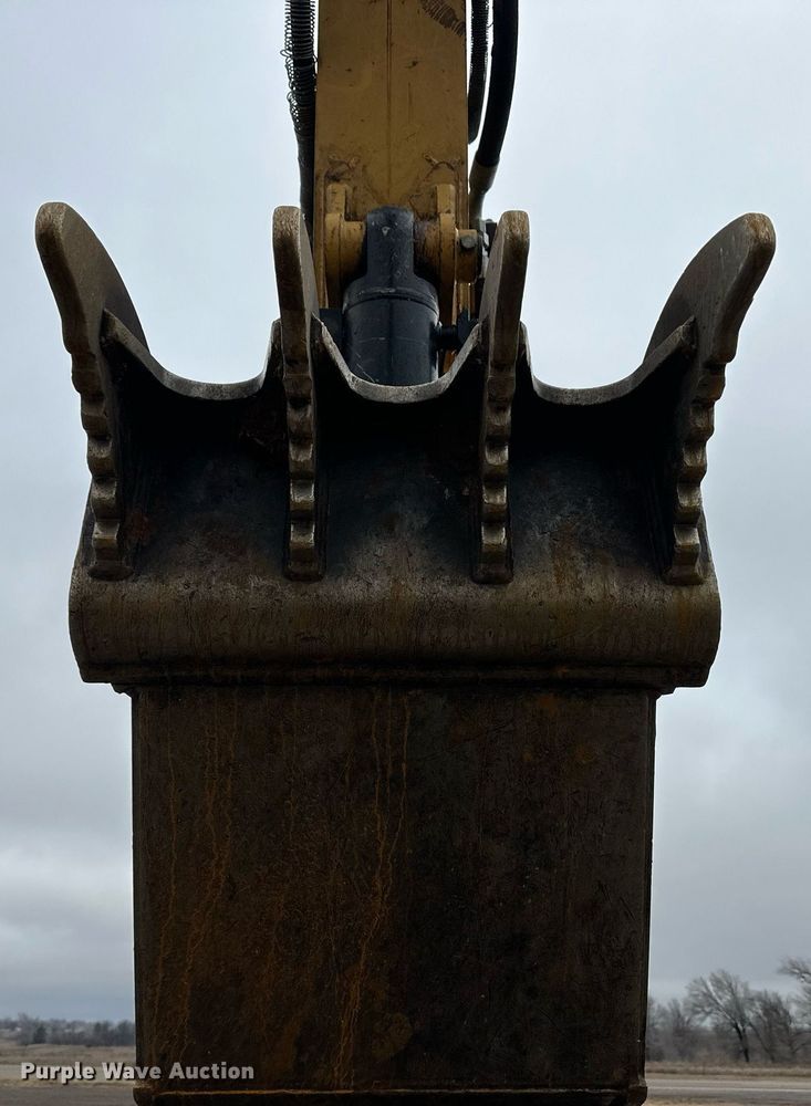 image for item ER8685 2007 Caterpillar 320D L excavator