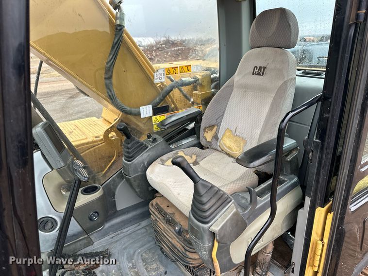 image for item ER8685 2007 Caterpillar 320D L excavator