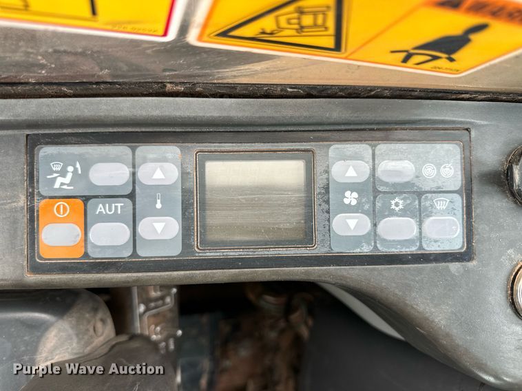 image for item ER8685 2007 Caterpillar 320D L excavator