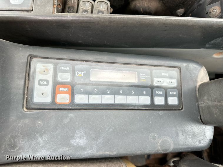 image for item ER8685 2007 Caterpillar 320D L excavator