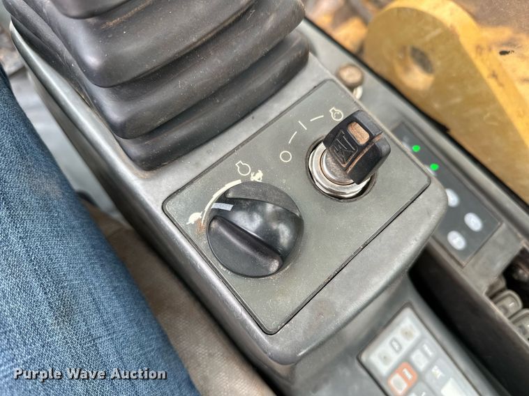 image for item ER8685 2007 Caterpillar 320D L excavator