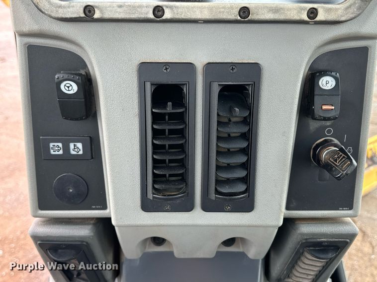 image for item ER8686 2014 Caterpillar 140M2 VHP motor grader