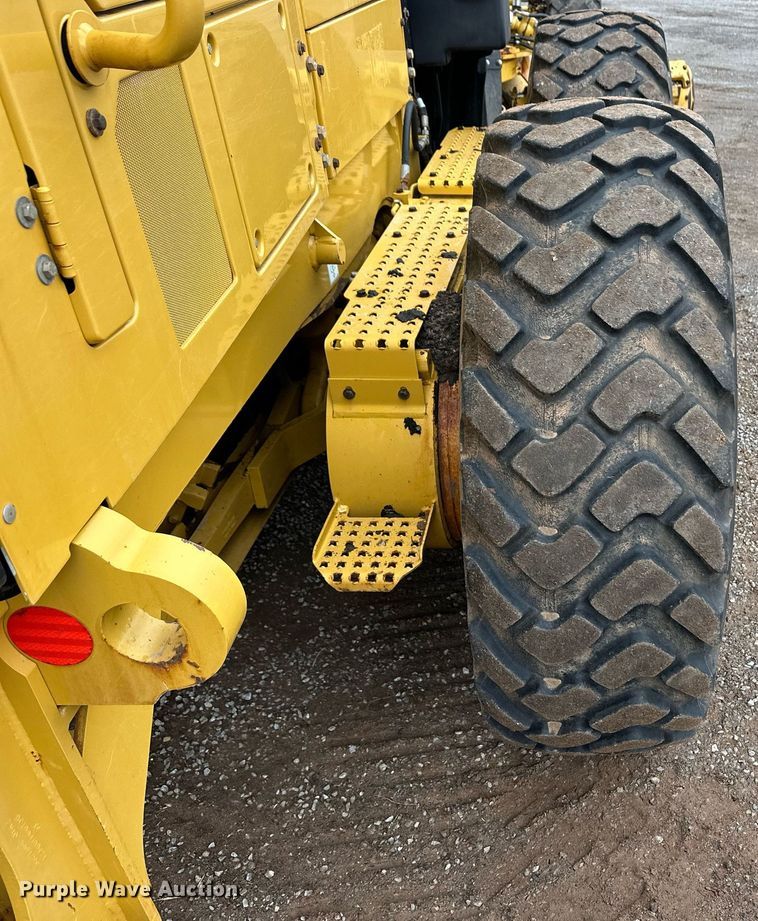 image for item ER8686 2014 Caterpillar 140M2 VHP motor grader