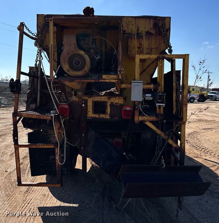 image for item ER8688 1986 Chevrolet C6M dump truck