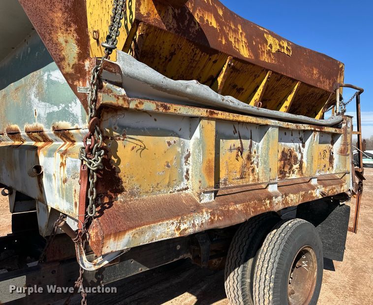 image for item ER8688 1986 Chevrolet C6M dump truck
