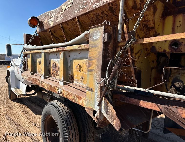 image for item ER8688 1986 Chevrolet C6M dump truck