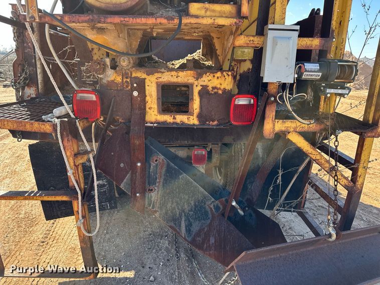 image for item ER8688 1986 Chevrolet C6M dump truck