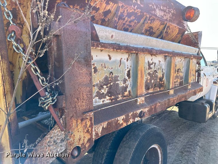 image for item ER8688 1986 Chevrolet C6M dump truck