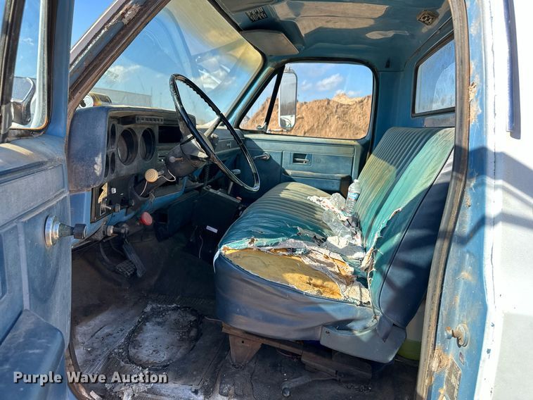 image for item ER8688 1986 Chevrolet C6M dump truck