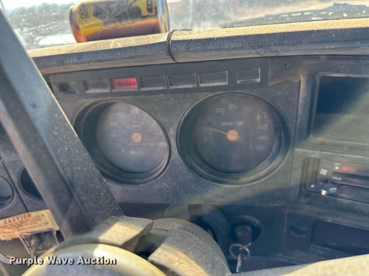 image for item ER8688 1986 Chevrolet C6M dump truck