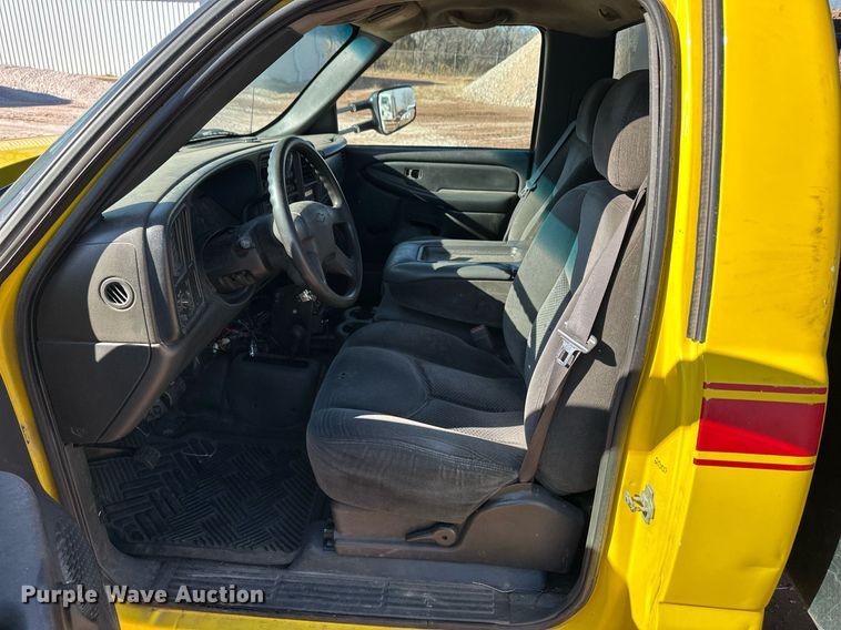 image for item ER8691 2007 Chevrolet Silverado 3500 pumper fire truck