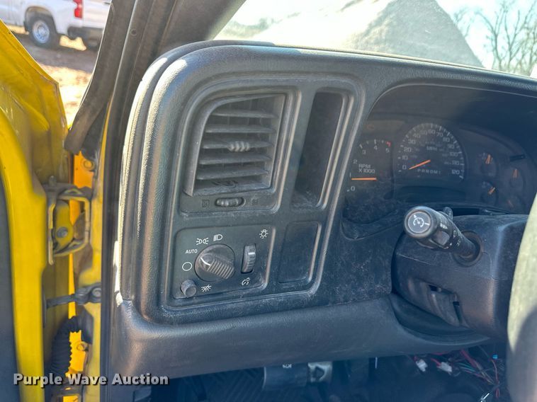 image for item ER8691 2007 Chevrolet Silverado 3500 pumper fire truck