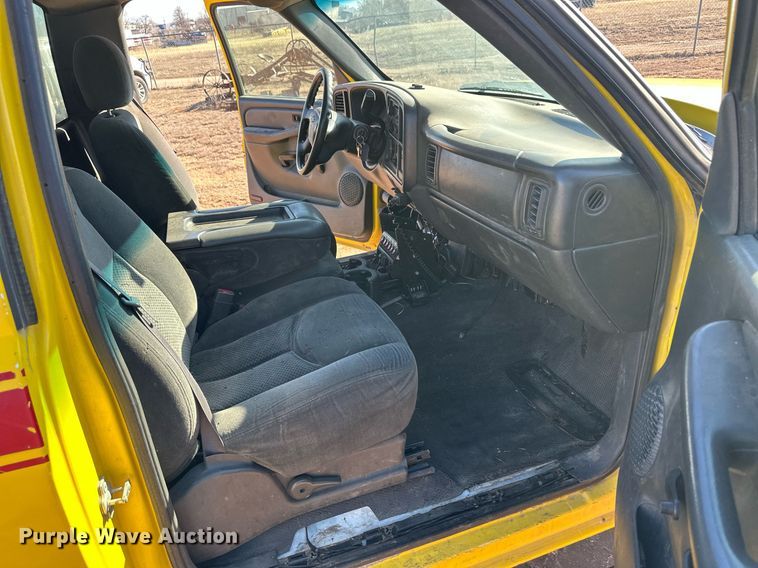 image for item ER8691 2007 Chevrolet Silverado 3500 pumper fire truck