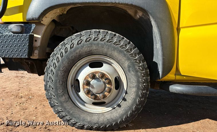 image for item ER8691 2007 Chevrolet Silverado 3500 pumper fire truck