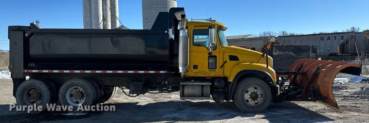 image for item LH9439 2003 Mack CV713 dump truck